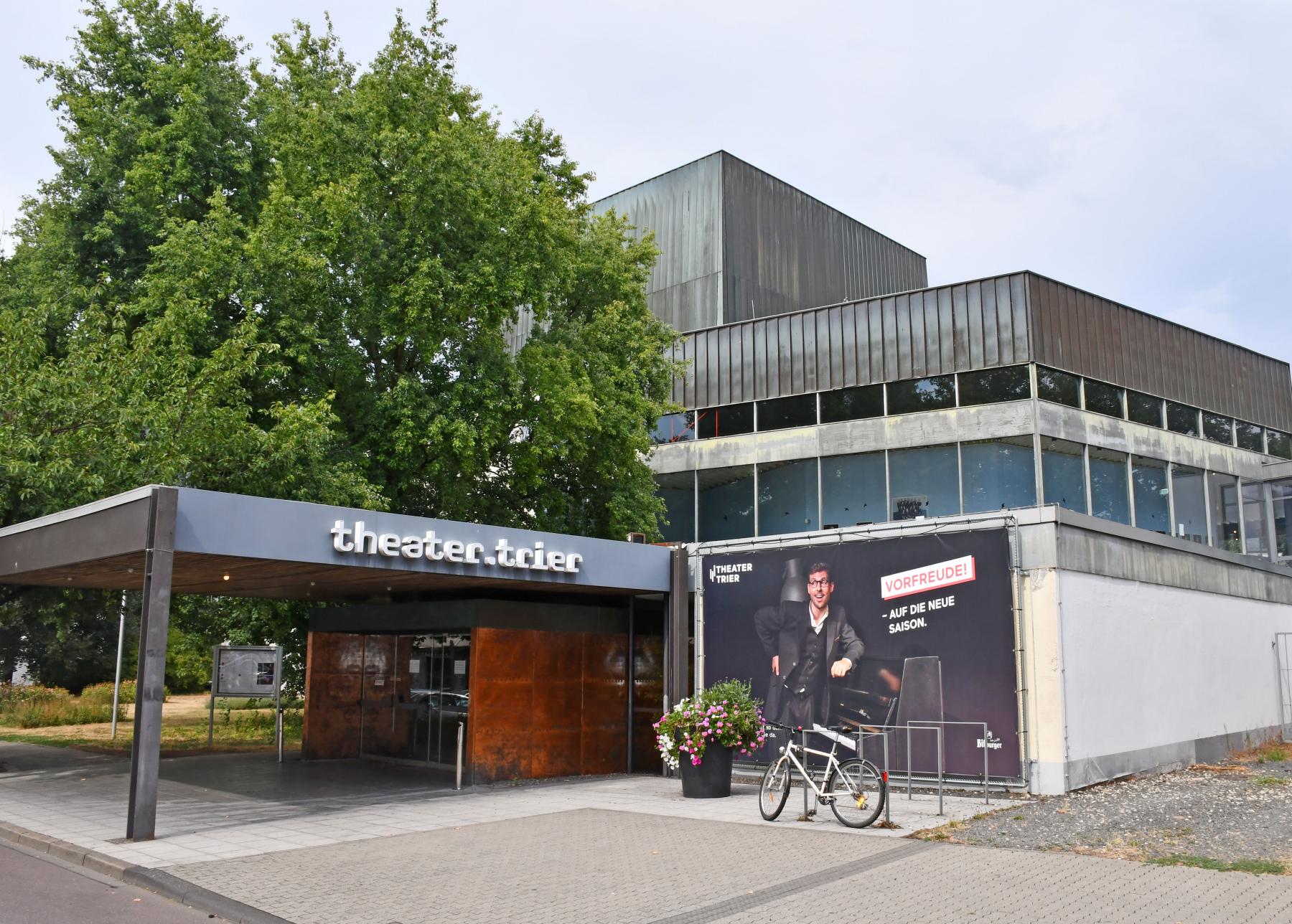 Stadtrat stimmt für Generalsanierung des Theaters